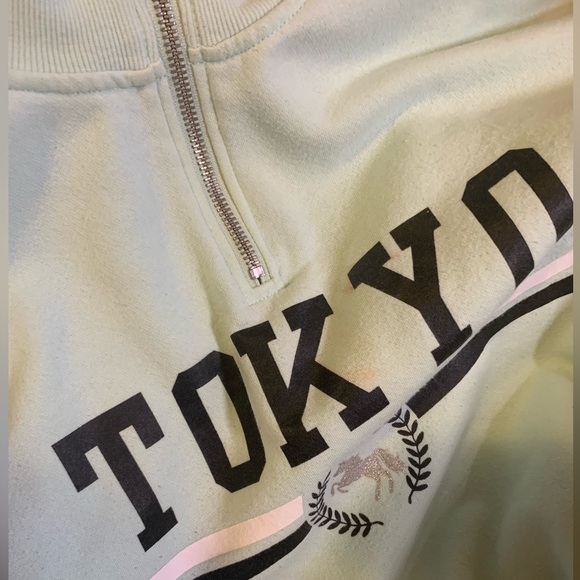 H&M kids girl high collar top. Size age 12-14. Excellent condition! - Picture 2 of 4